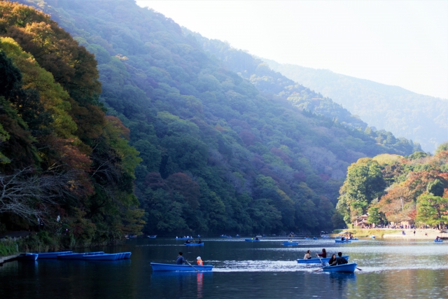 京都嵐山の観光コースは季節が決め手