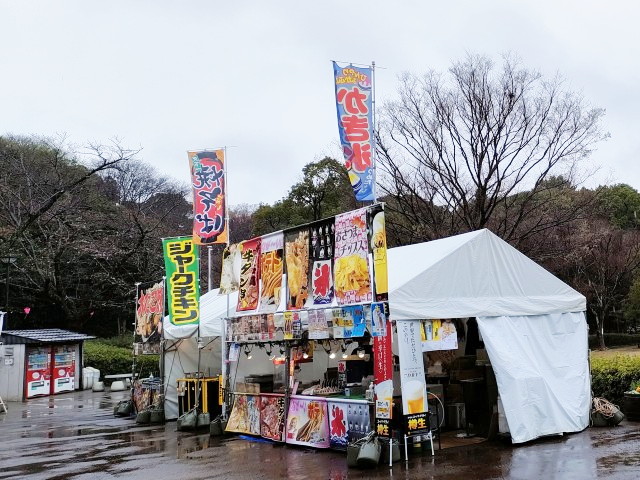 浜松城桜まつりは屋台や出店も大人気